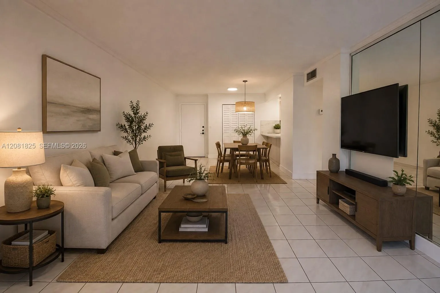 Foto de propiedad en 8895 Fontainebleau Boulevard 103, Miami, FL 33172 Miami con MLS# 