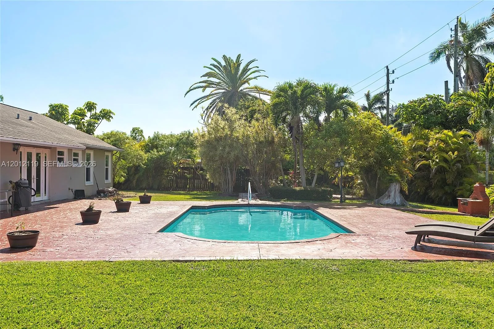 Foto de propiedad en 8895 SW 184th Terrace, Cutler Bay, FL 33157 Cutler Bay con MLS# 