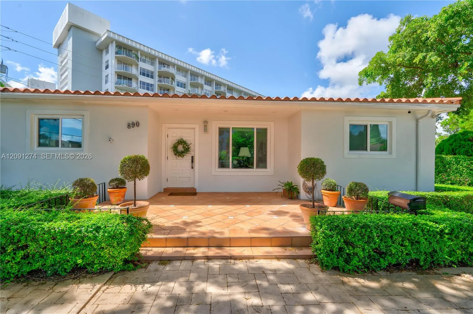 En Venta 890 NE 168th Street, North Miami Beach, FL 33162, North Miami Beach, FL 33162