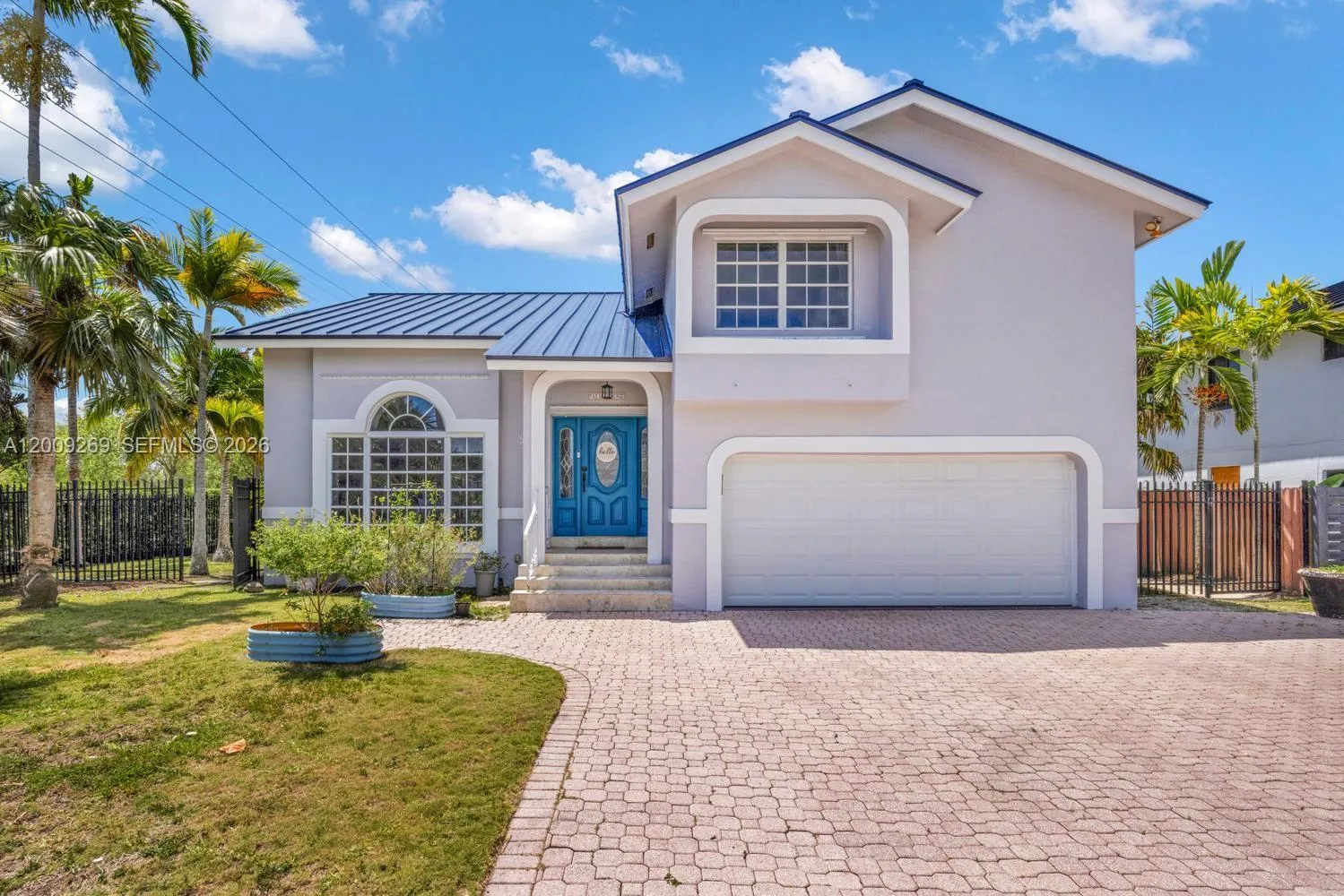 Foto de propiedad en 8900 SW 159th Terrace, Palmetto Bay, FL 33157 Palmetto Bay con MLS# 
