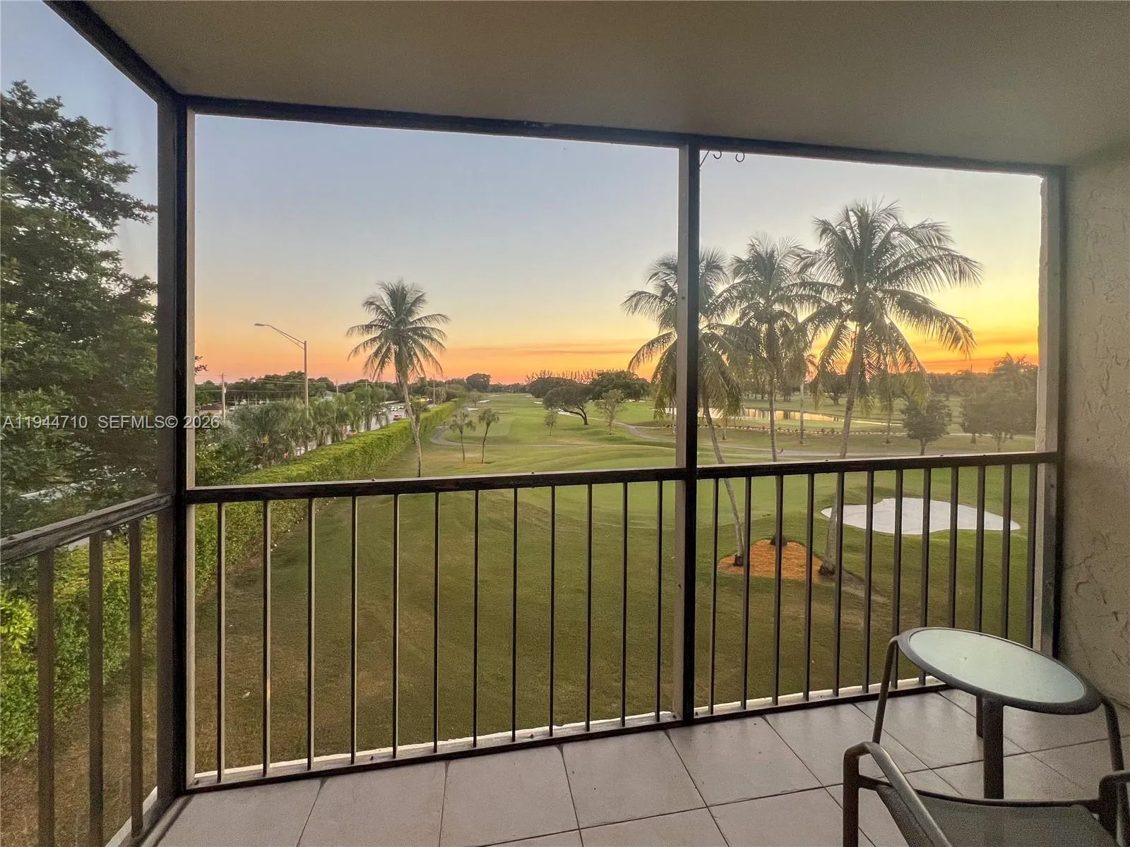 Foto de propiedad en 8900 Washington Boulevard 401A, Pembroke Pines, FL 33025 Pembroke Pines con MLS# 