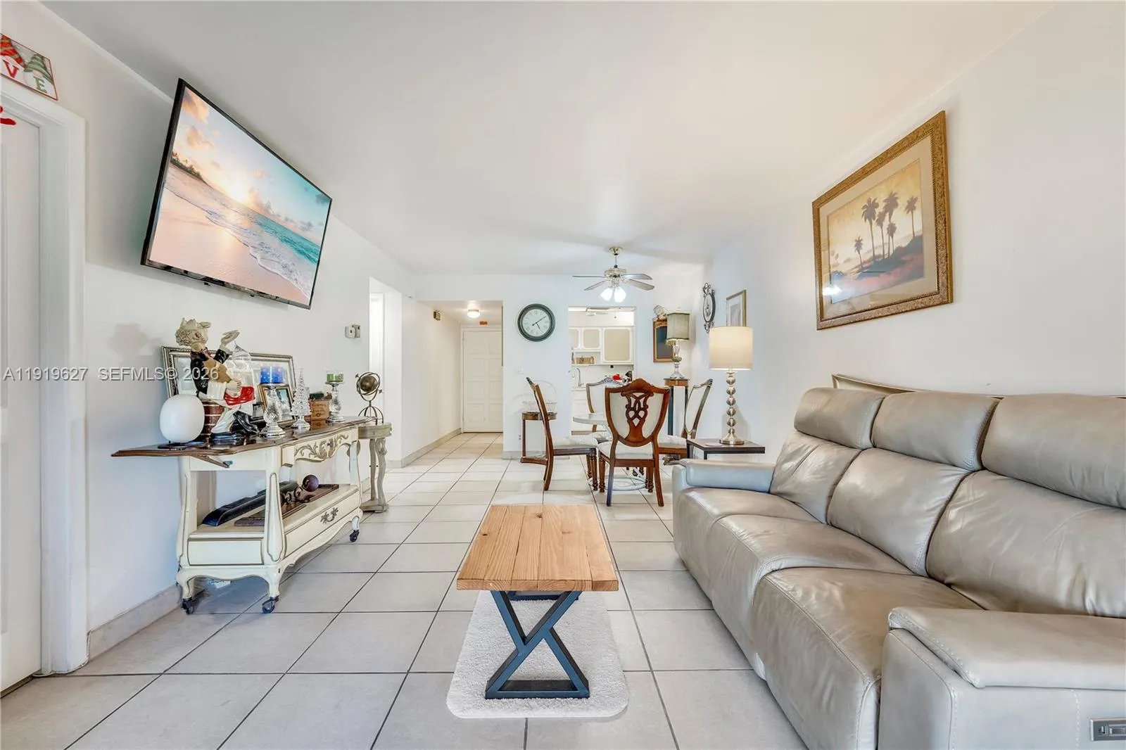 Foto de propiedad en 8901 NW 38th Drive 106, Coral Springs, FL 33065 Coral Springs con MLS# 