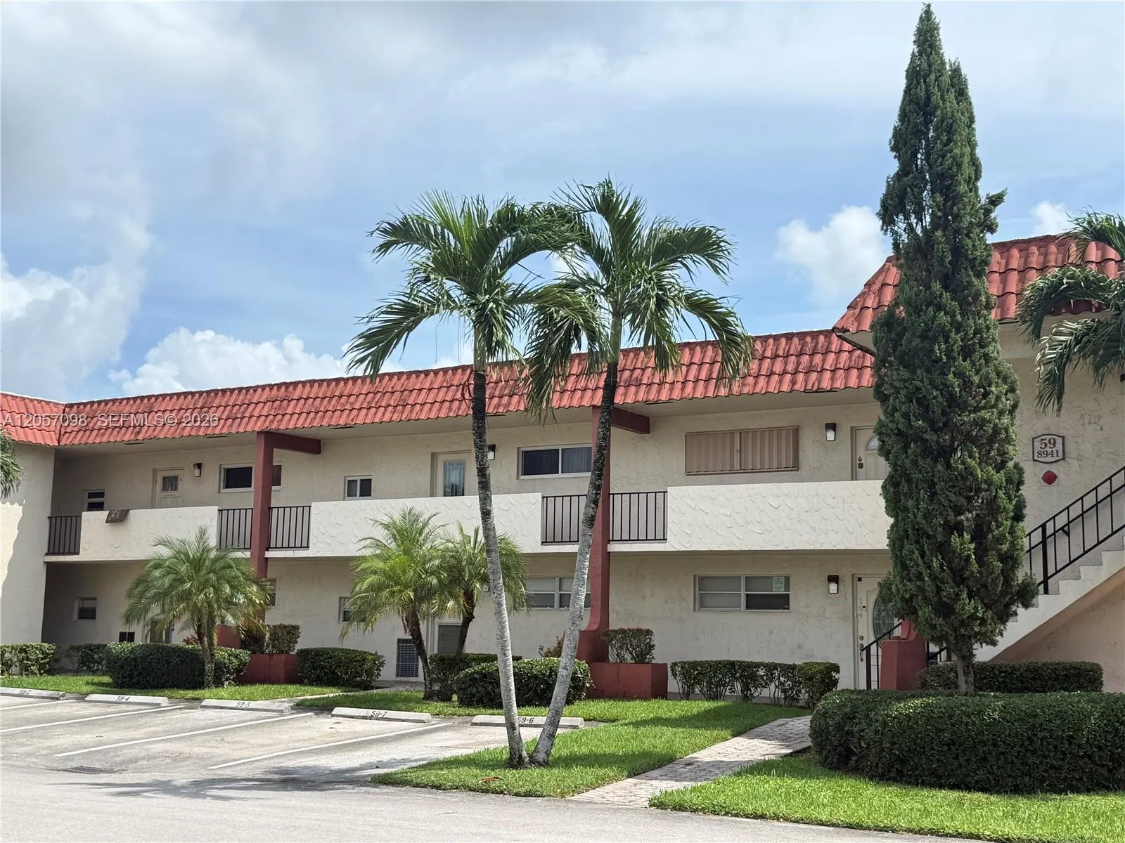 Foto de propiedad en 8901 S Hollybrook Boulevard 304, Pembroke Pines, FL 33025 Pembroke Pines con MLS# 