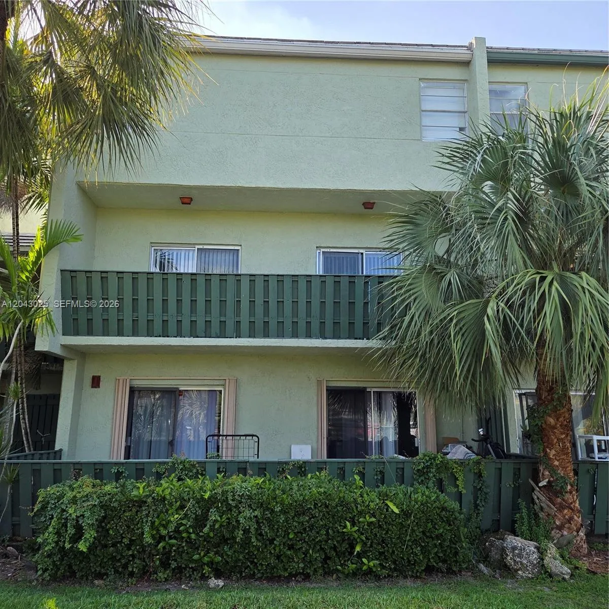 Foto de propiedad en 8905 NW 28th Drive B, Coral Springs, FL 33065 Coral Springs con MLS# 