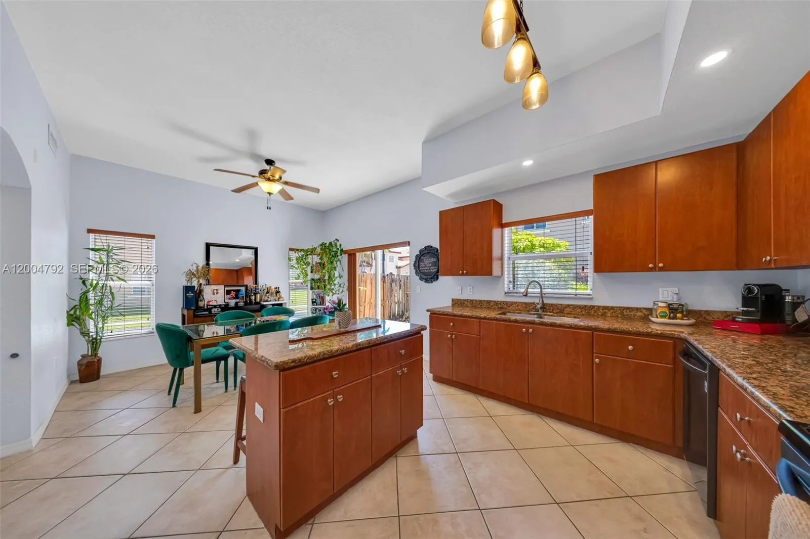 Vendido 8906 SW 221st Terrace, Cutler Bay, FL 33190, Cutler Bay, FL 33190