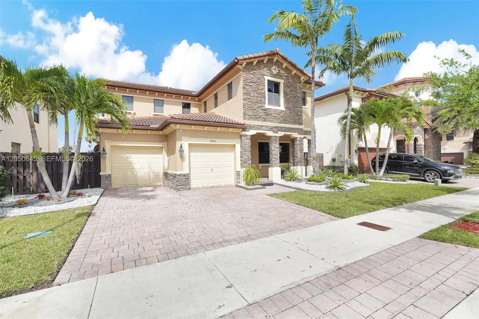 Foto de propiedad en 8910 NW 98th Court, Doral, FL 33178 Doral con MLS# 
