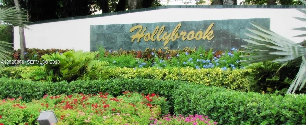 Foto de propiedad en 8911 S Hollybrook Boulevard 106, Pembroke Pines, FL 33025 Pembroke Pines con MLS# 