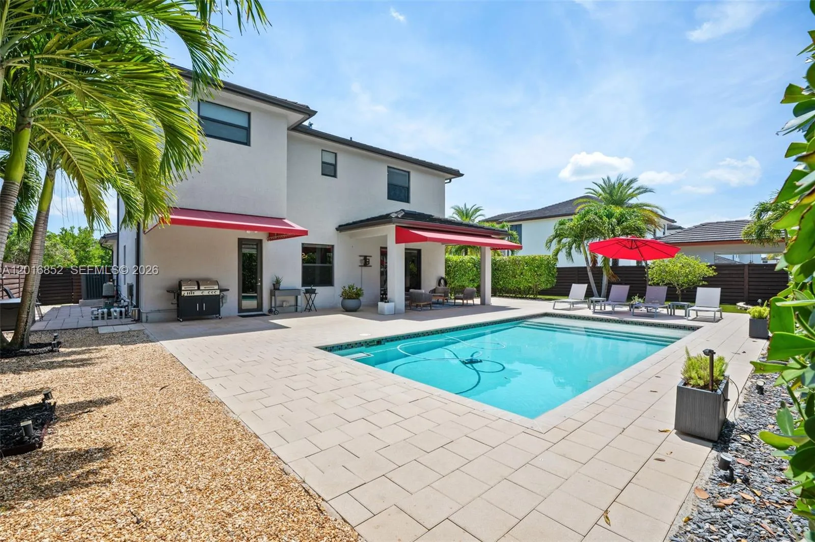 Vendido 8915 NW 161st Terrace, Miami Lakes, FL 33018, Miami Lakes, FL 33018
