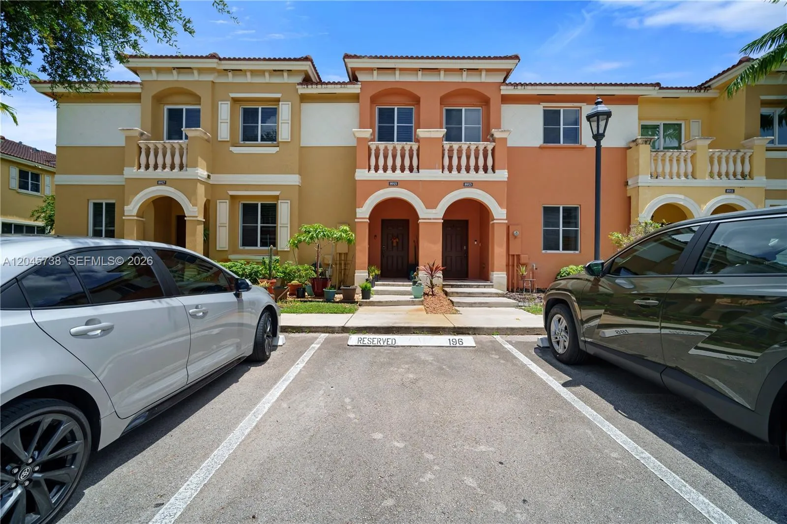 Foto de propiedad en 8915 SW 19th Street, Miramar, FL 33025 Miramar con MLS# 
