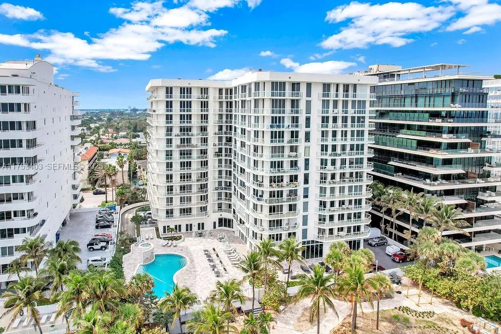 Foto de propiedad en 8925 Collins Avenue 2E, Surfside, FL 33154 Surfside con MLS# 
