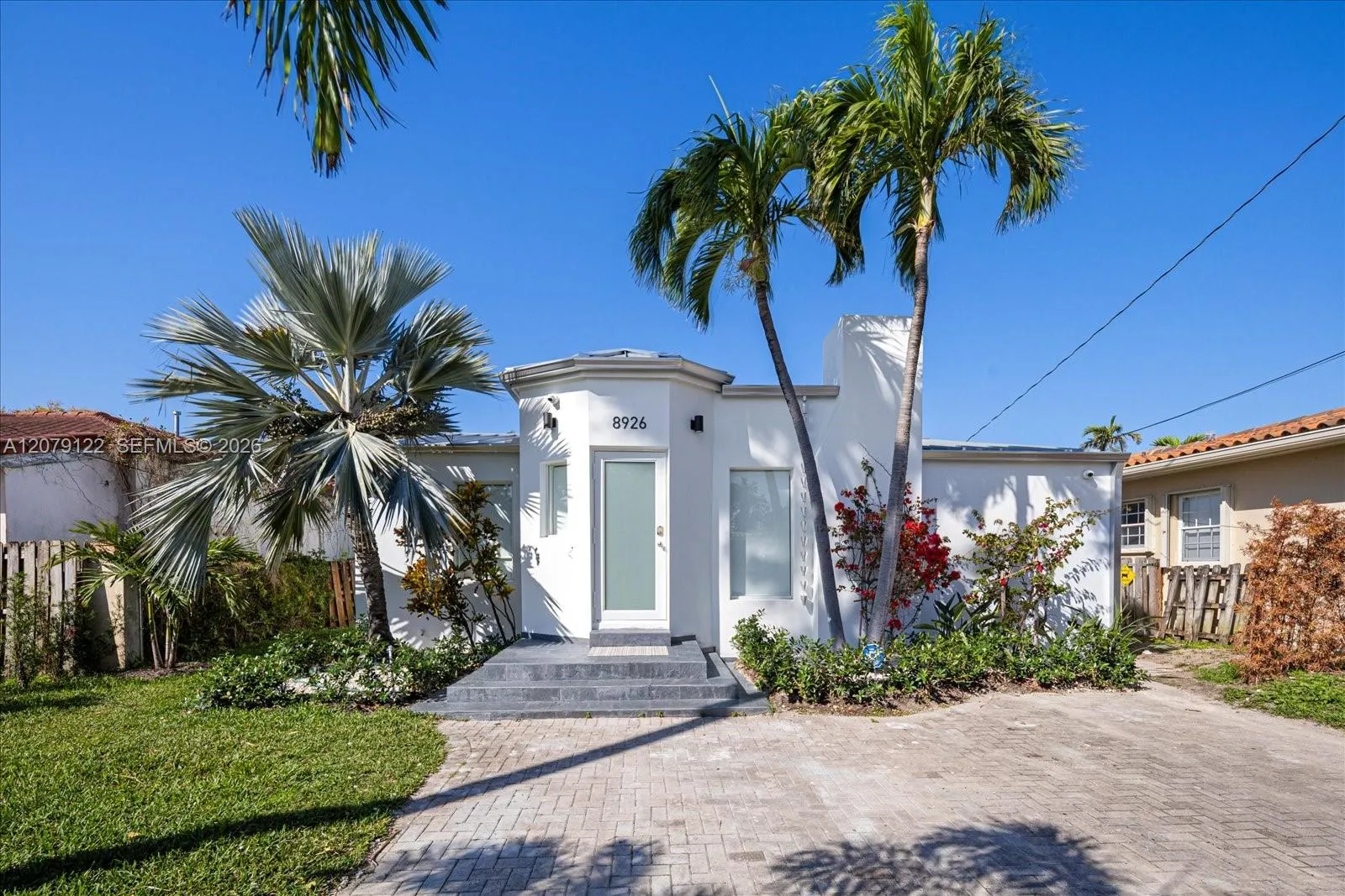 Foto de propiedad en 8926 Emerson Avenue, Surfside, FL 33154 Surfside con MLS# 