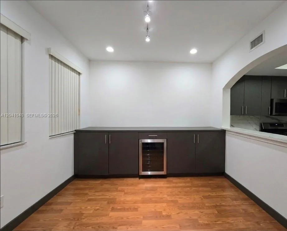 En Venta 8936 W Flagler Street 204, Miami, FL 33174, Miami, FL 33174