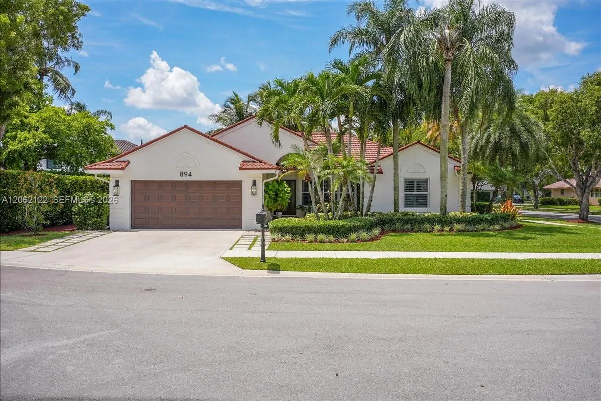 Foto de propiedad en 894 Spoonbill Circle, Weston, FL 33326 Weston con MLS# 
