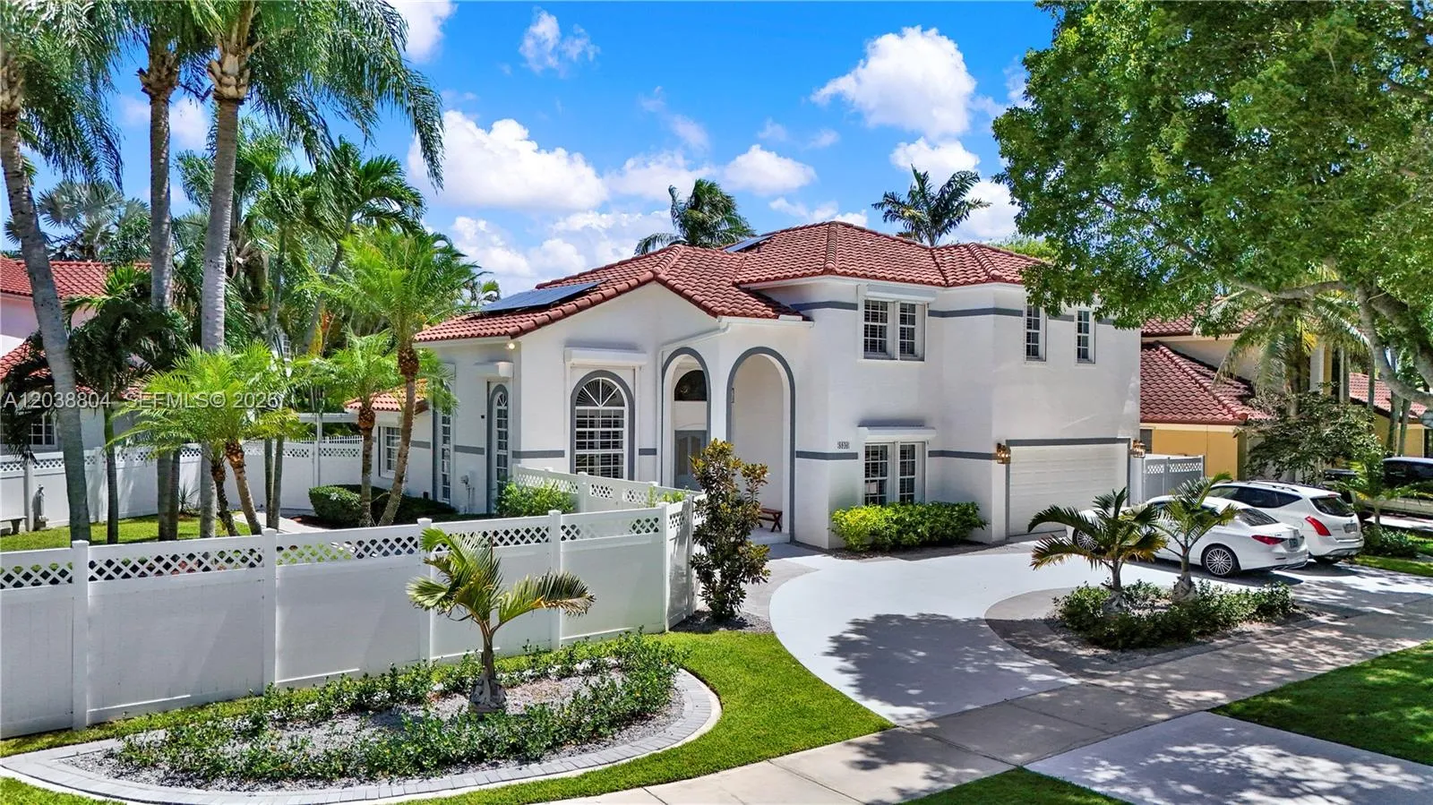 Foto de propiedad en 8940 SW 160th Street, Palmetto Bay, FL 33157 Palmetto Bay con MLS# 