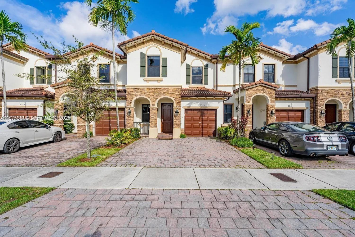 Foto de propiedad en 8945 NW 98th Avenue, Doral, FL 33178 Doral con MLS# 