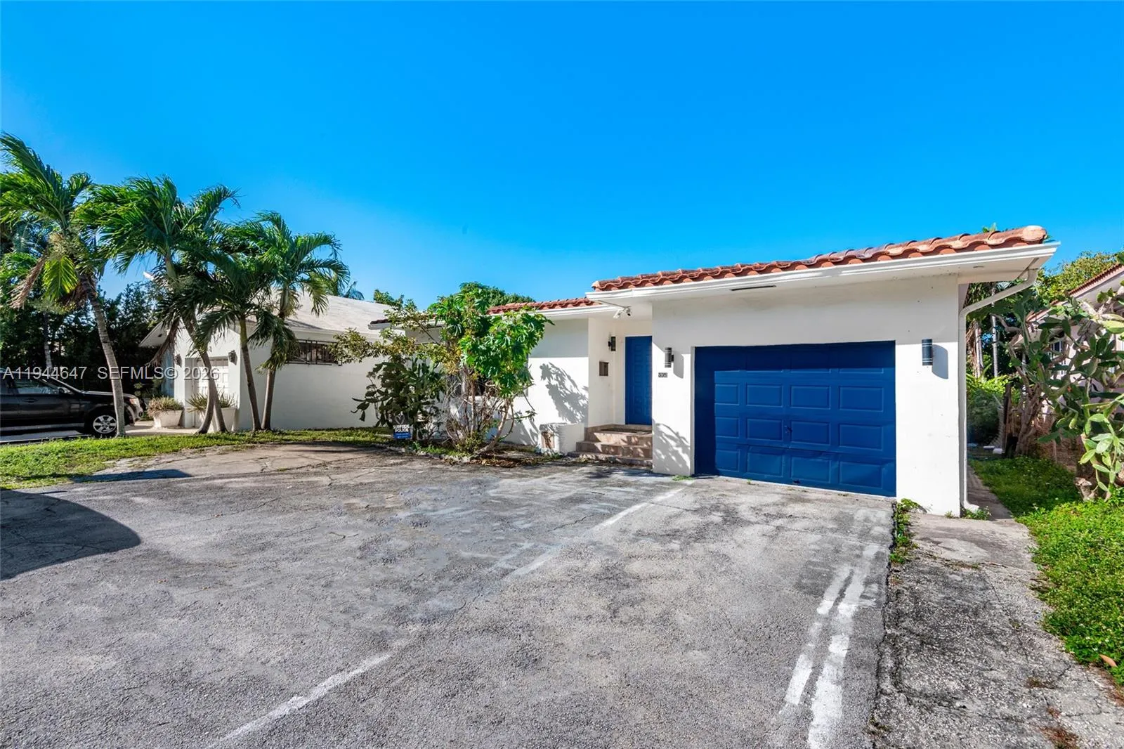 Foto de propiedad en 8950 Harding Avenue, Surfside, FL 33154 Surfside con MLS# 