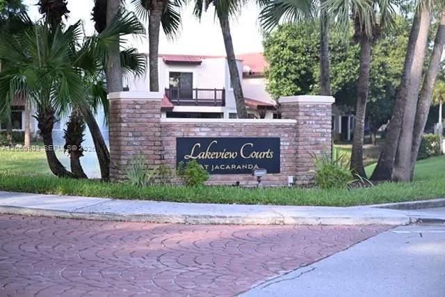 En Venta 8951 W Sunrise Boulevard, Plantation, FL 33322, Plantation, FL 33322