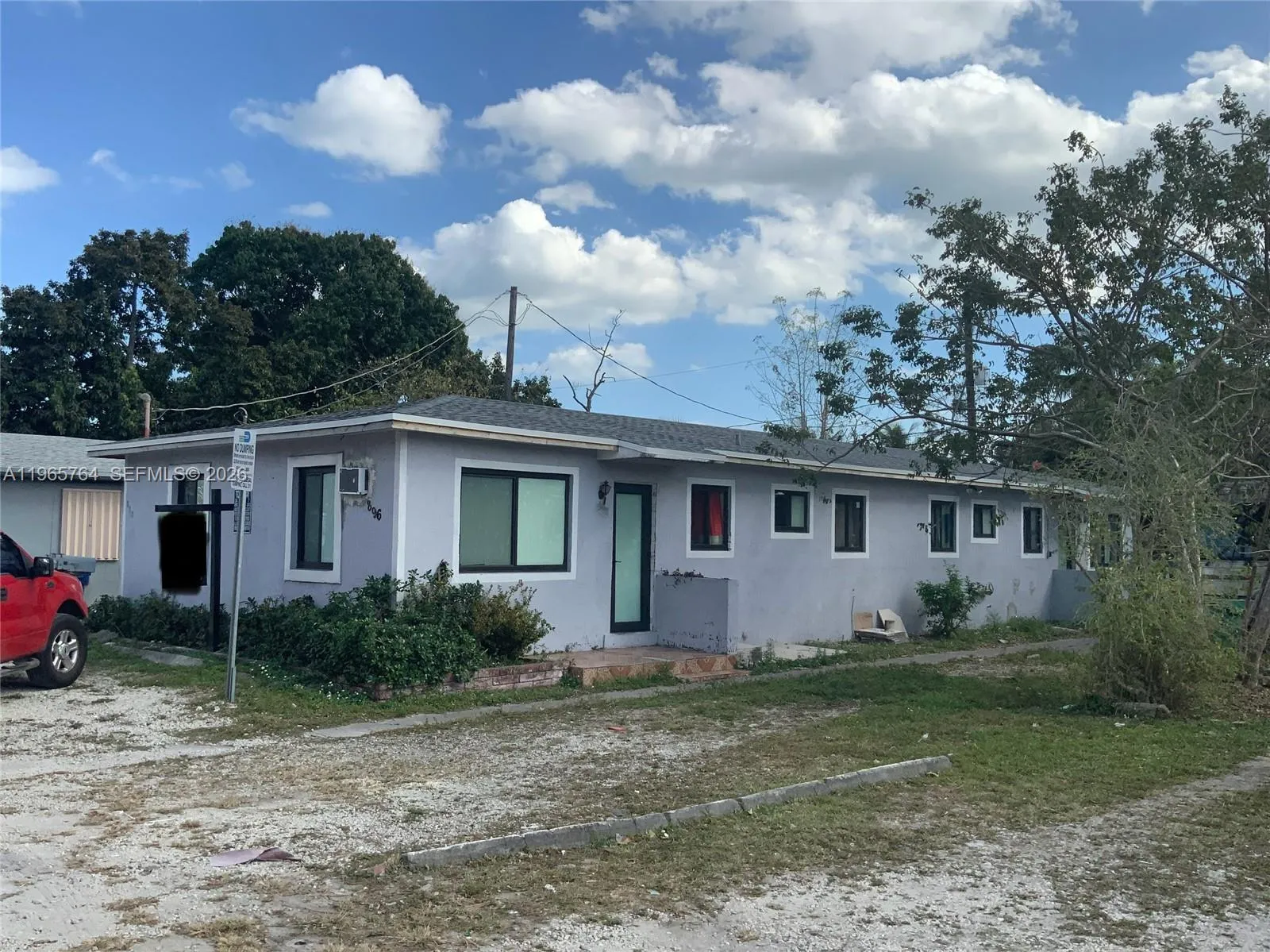 Foto de propiedad en 896 NW 103rd Street, Miami, FL 33150 Miami con MLS# 