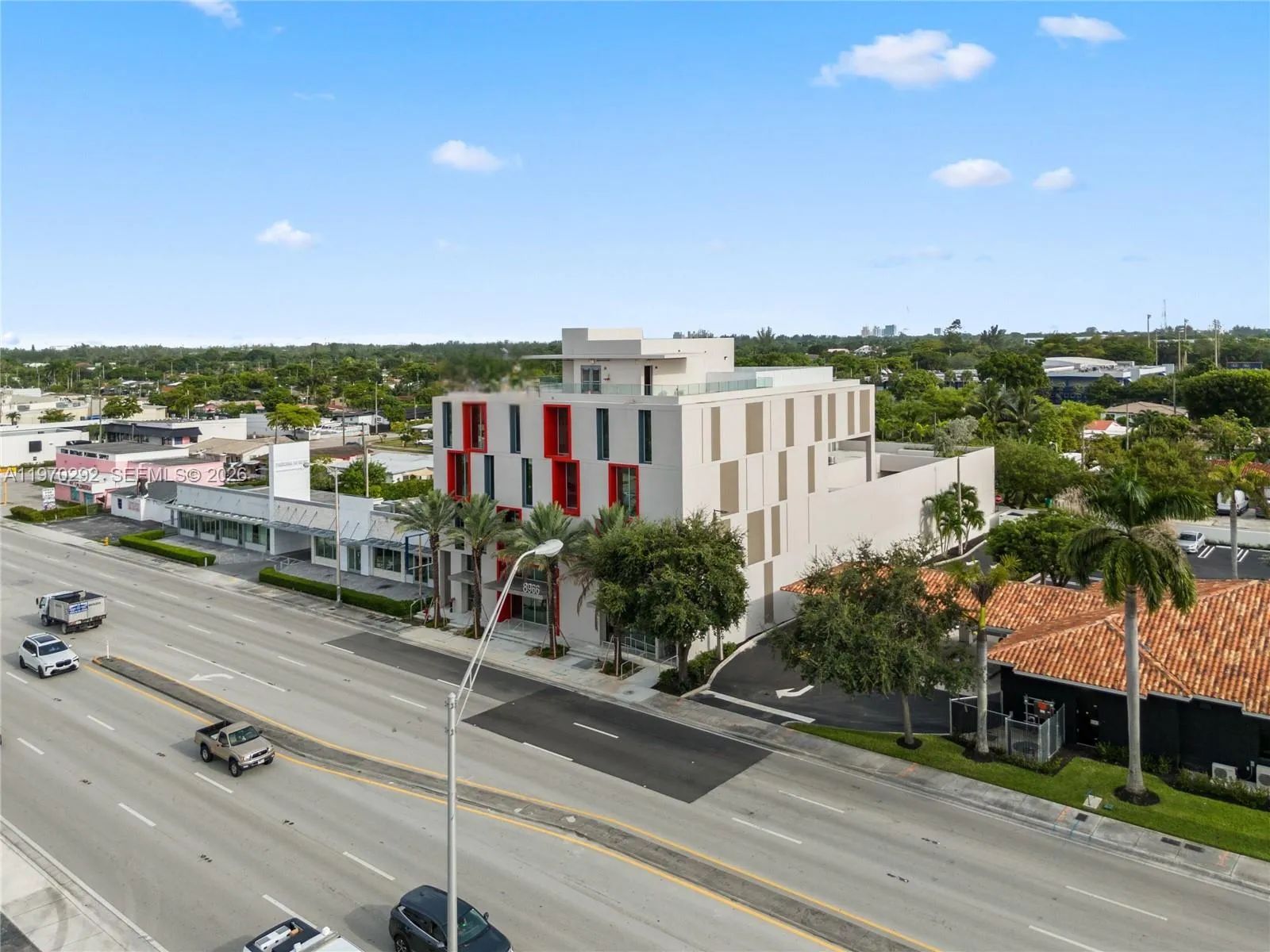 Foto de propiedad en 8966 Bird Road, Miami, FL 33165 Miami con MLS# 