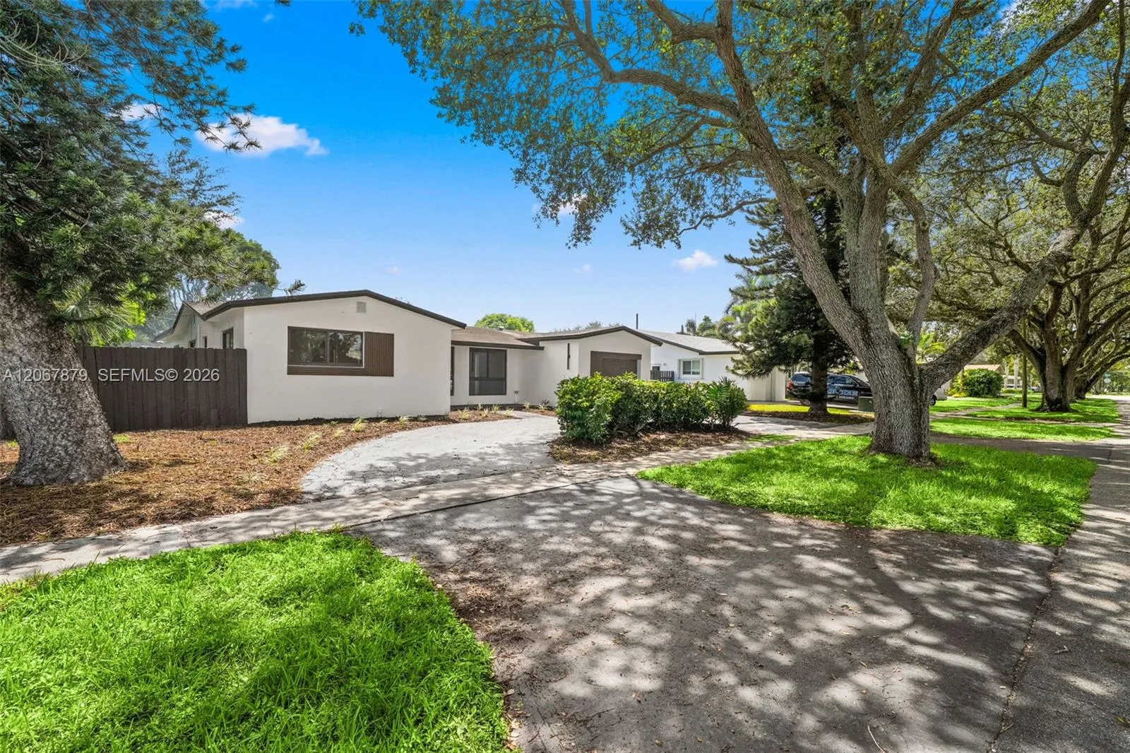 Foto de propiedad en 8978 SW 49th Street, Cooper City, FL 33328 Cooper City con MLS# 