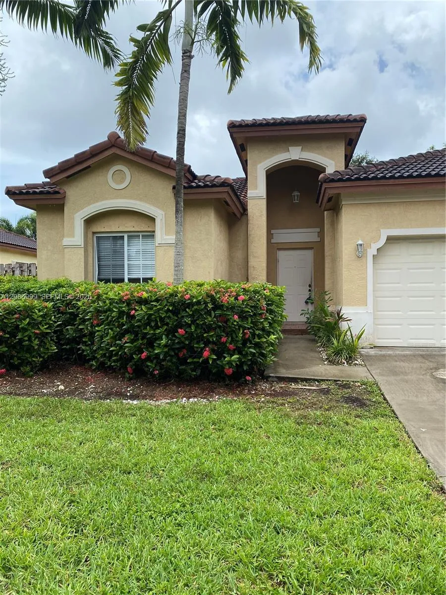 En Renta 8982 SW 212th Terrace, Cutler Bay, FL 33189, Cutler Bay, FL 33189