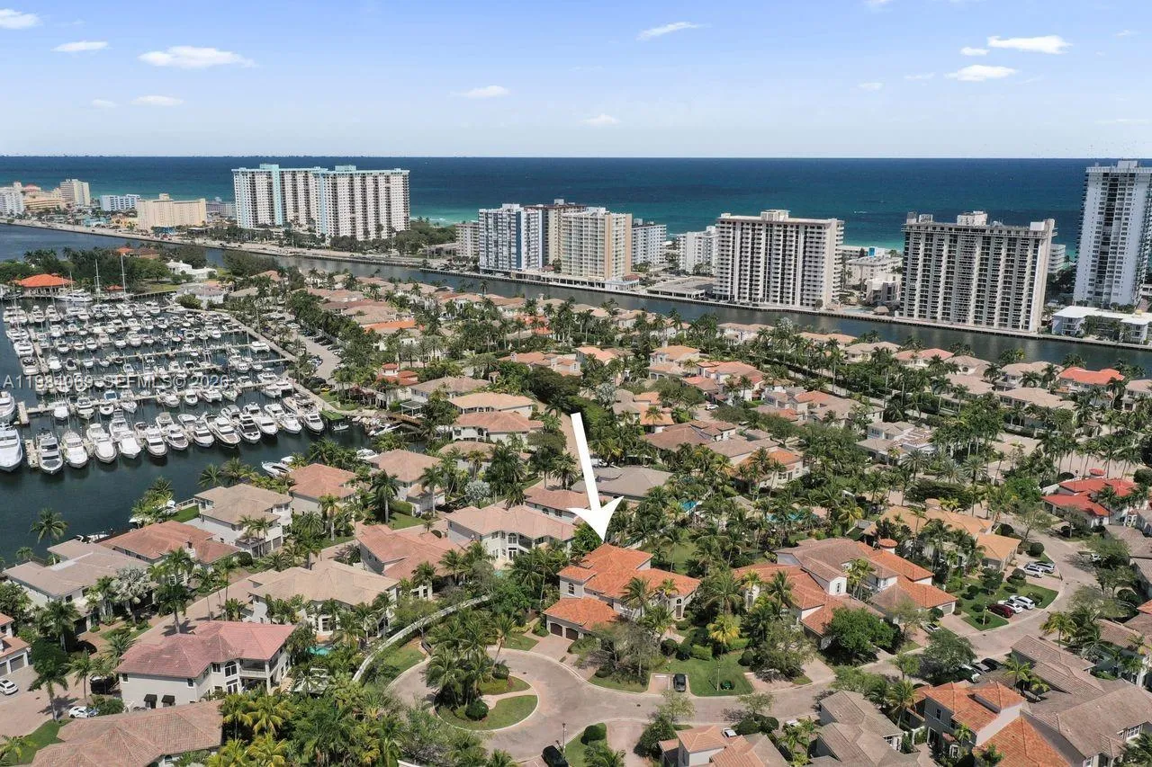 Vendido 899 Spinnaker Drive W, Hollywood, FL 33019, Hollywood, FL 33019