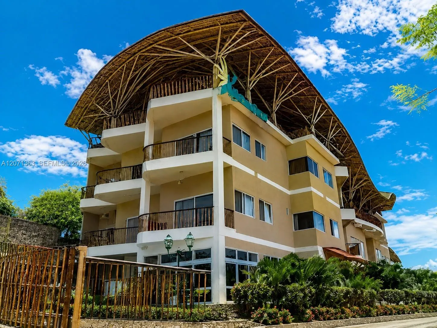 Foto de propiedad en 9-b Comuna Ayangue Provincia De Santa Elena, Manzana 9  con MLS# 