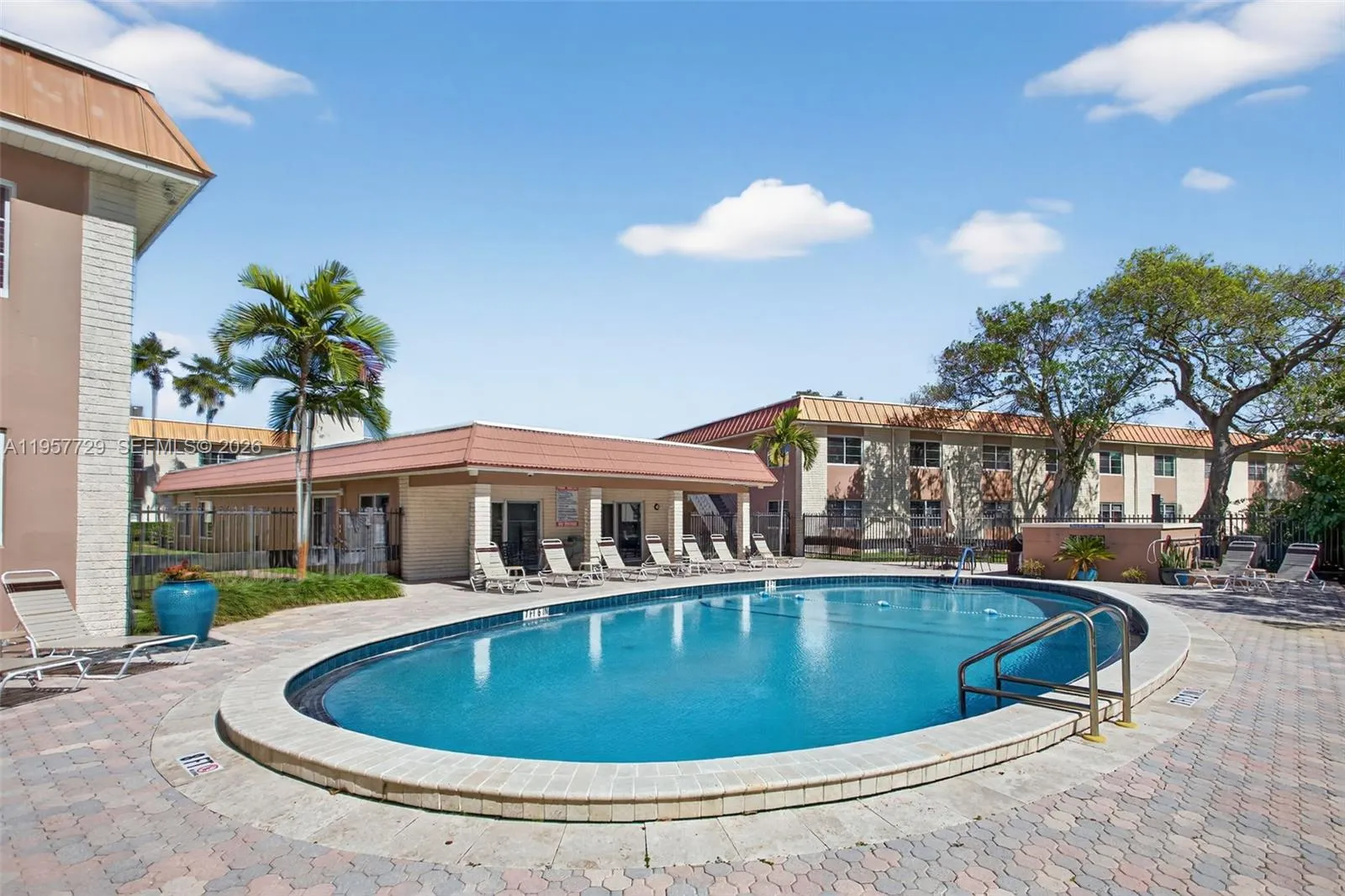 Foto de propiedad en 9 NE 19th Court 104C, Wilton Manors, FL 33305 Wilton Manors con MLS# 