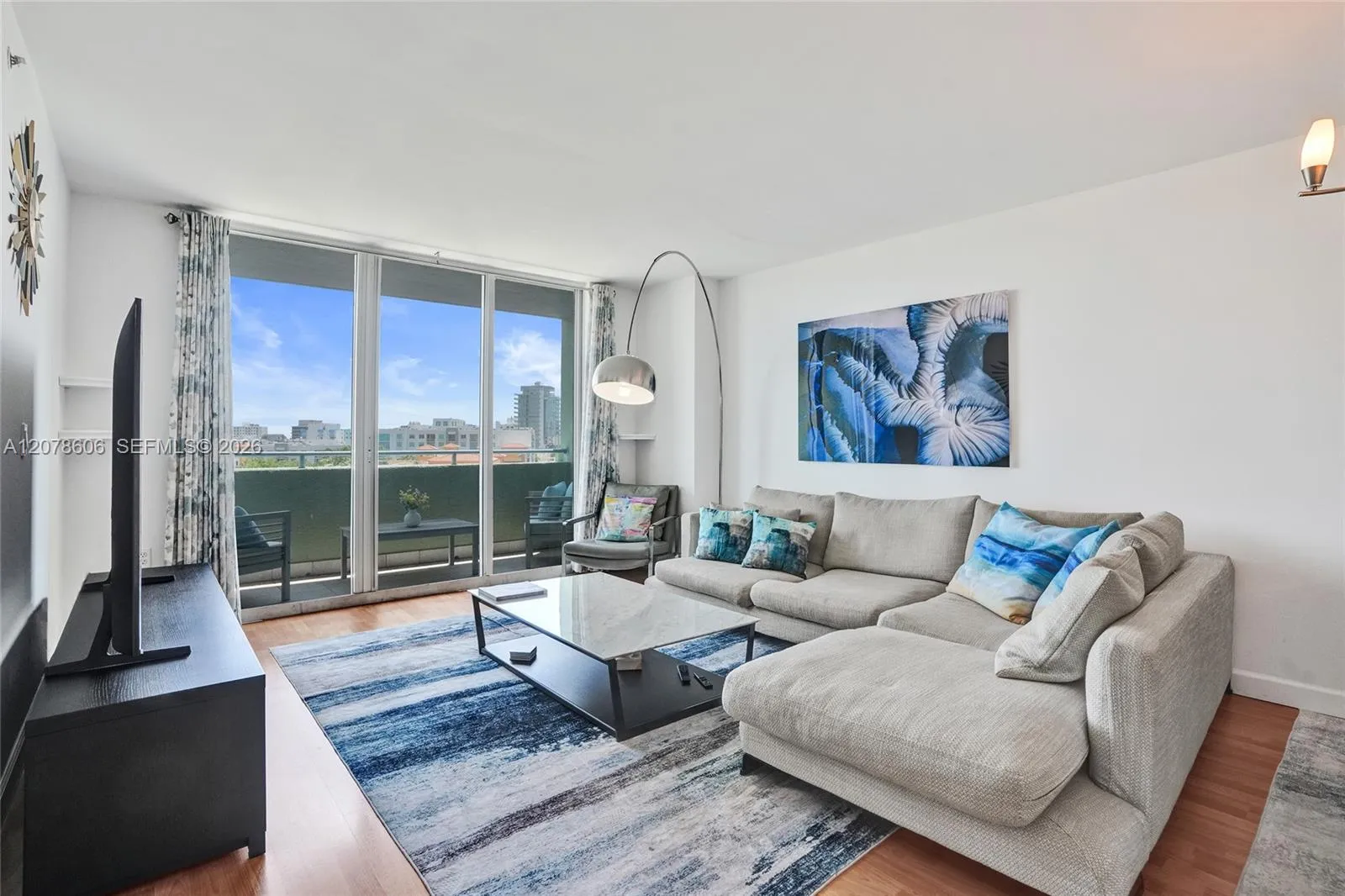 Foto de propiedad en 90 Alton Road 807, Miami Beach, FL 33139 Miami Beach con MLS# 