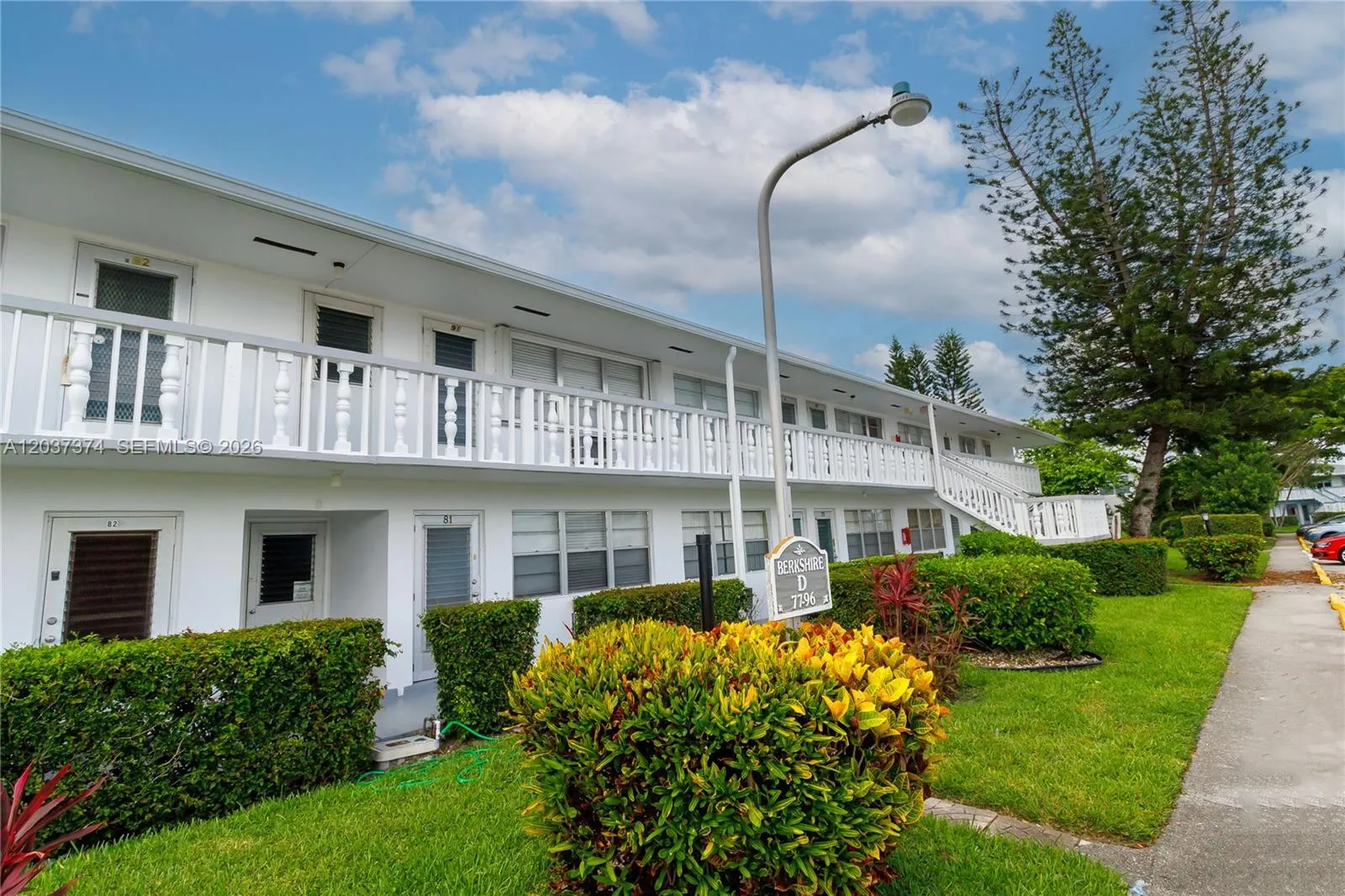 Foto de propiedad en 90 Berkshire D 90, West Palm Beach, FL 33417 West Palm Beach con MLS# 
