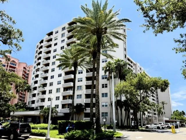 Foto de propiedad en 90 Edgewater Drive 515, Coral Gables, FL 33133 Coral Gables con MLS# 