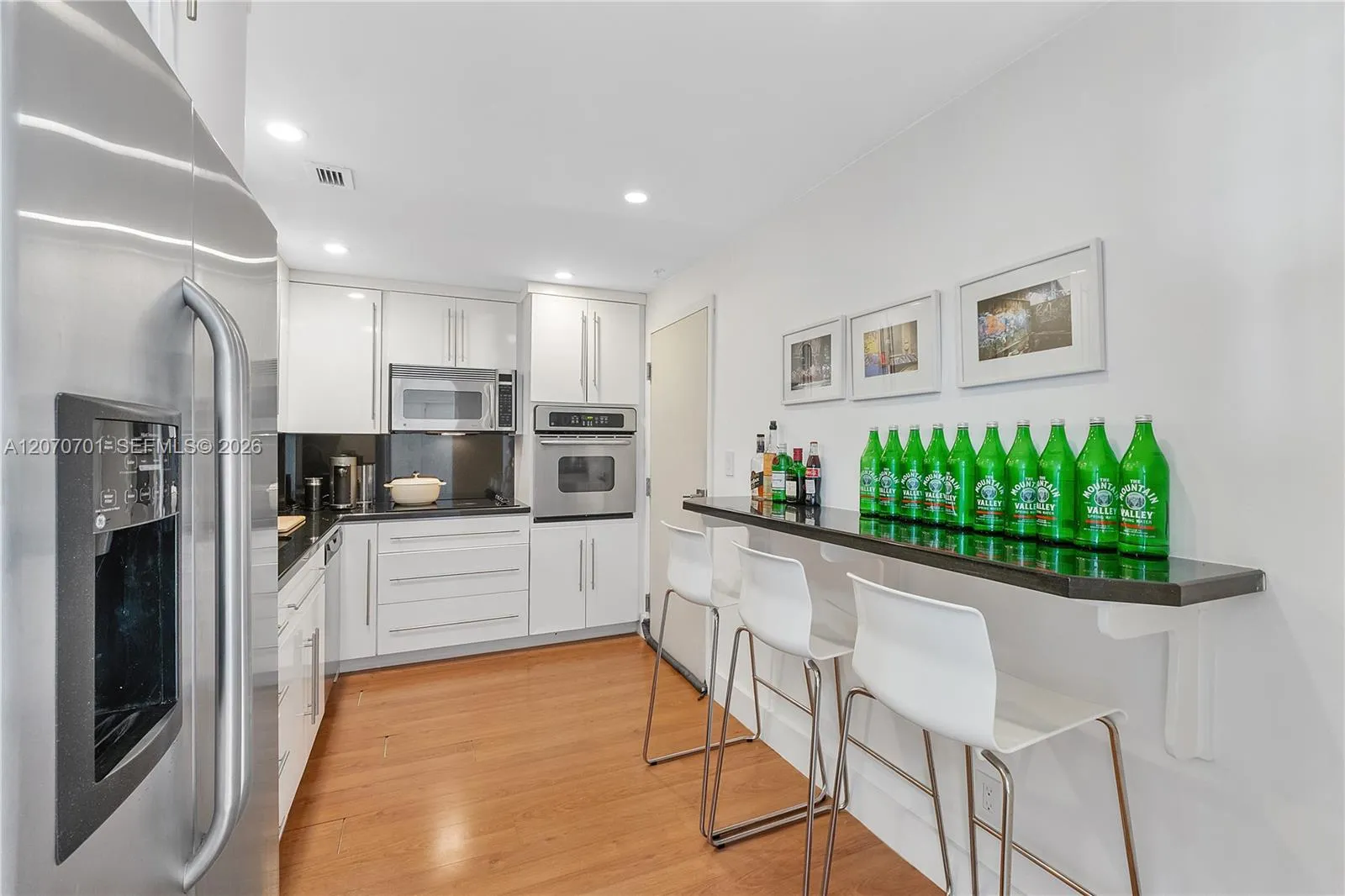 Foto de propiedad en 90 Edgewater Drive 917, Coral Gables, FL 33133 Coral Gables con MLS# 