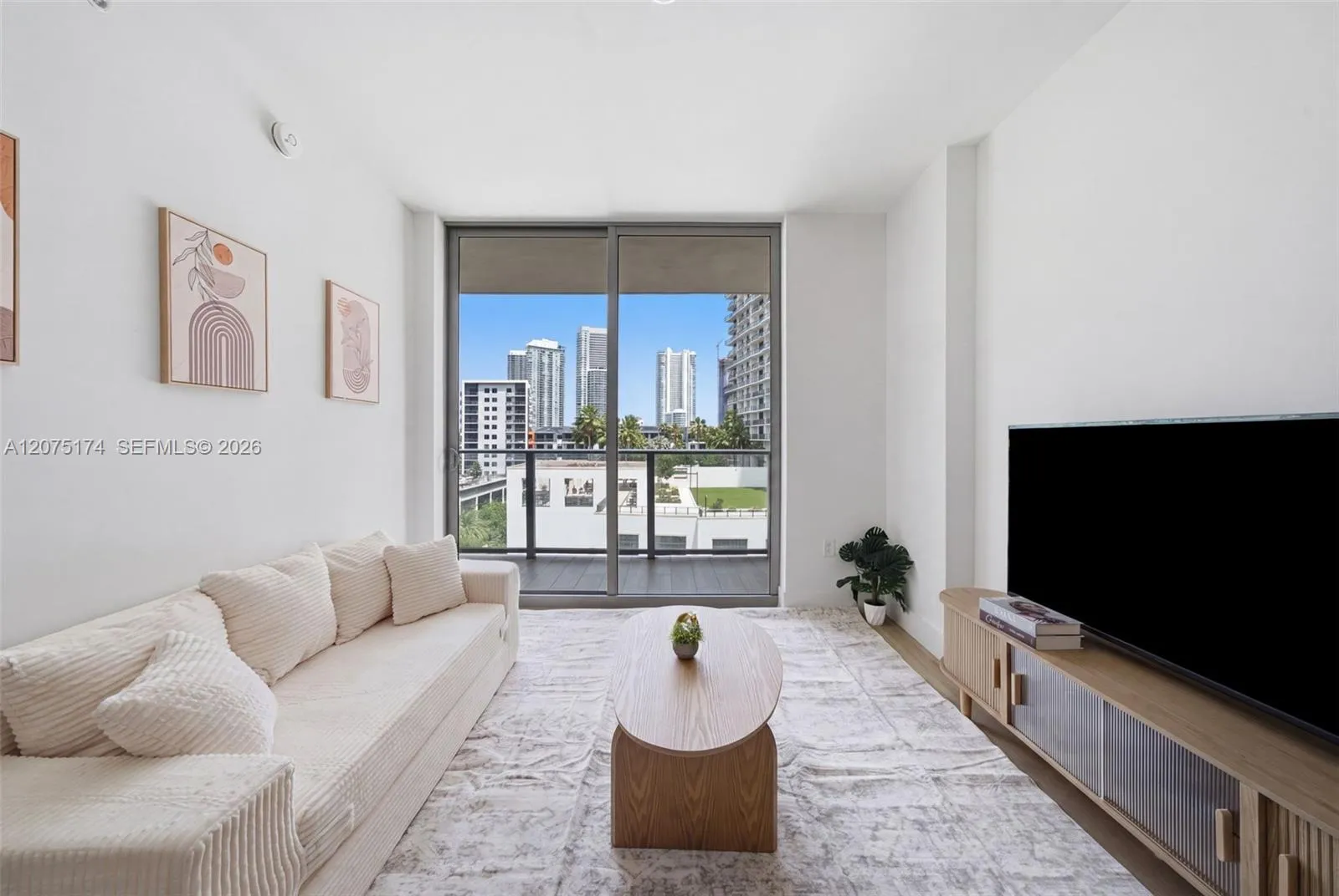 Foto de propiedad en 90 NE 32nd Street 811, Miami, FL 33137 Miami con MLS#