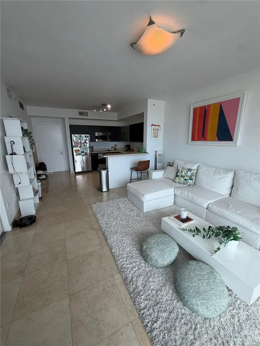 Foto de propiedad en 90 SW 3rd Street 1811, Miami, FL 33130 Miami con MLS# 