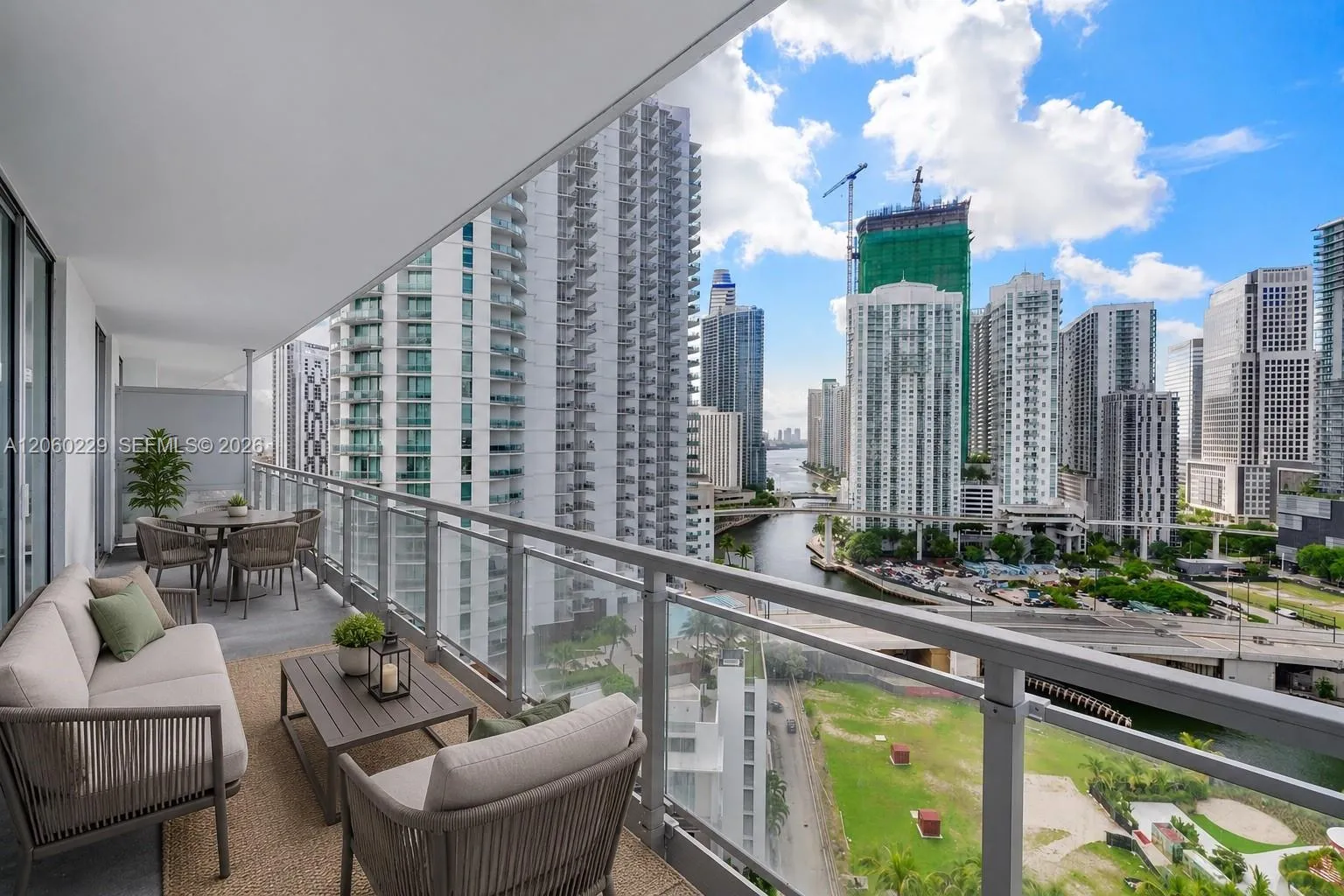 Foto de propiedad en 90 SW 3rd Street 2001, Miami, FL 33130 Miami con MLS# 