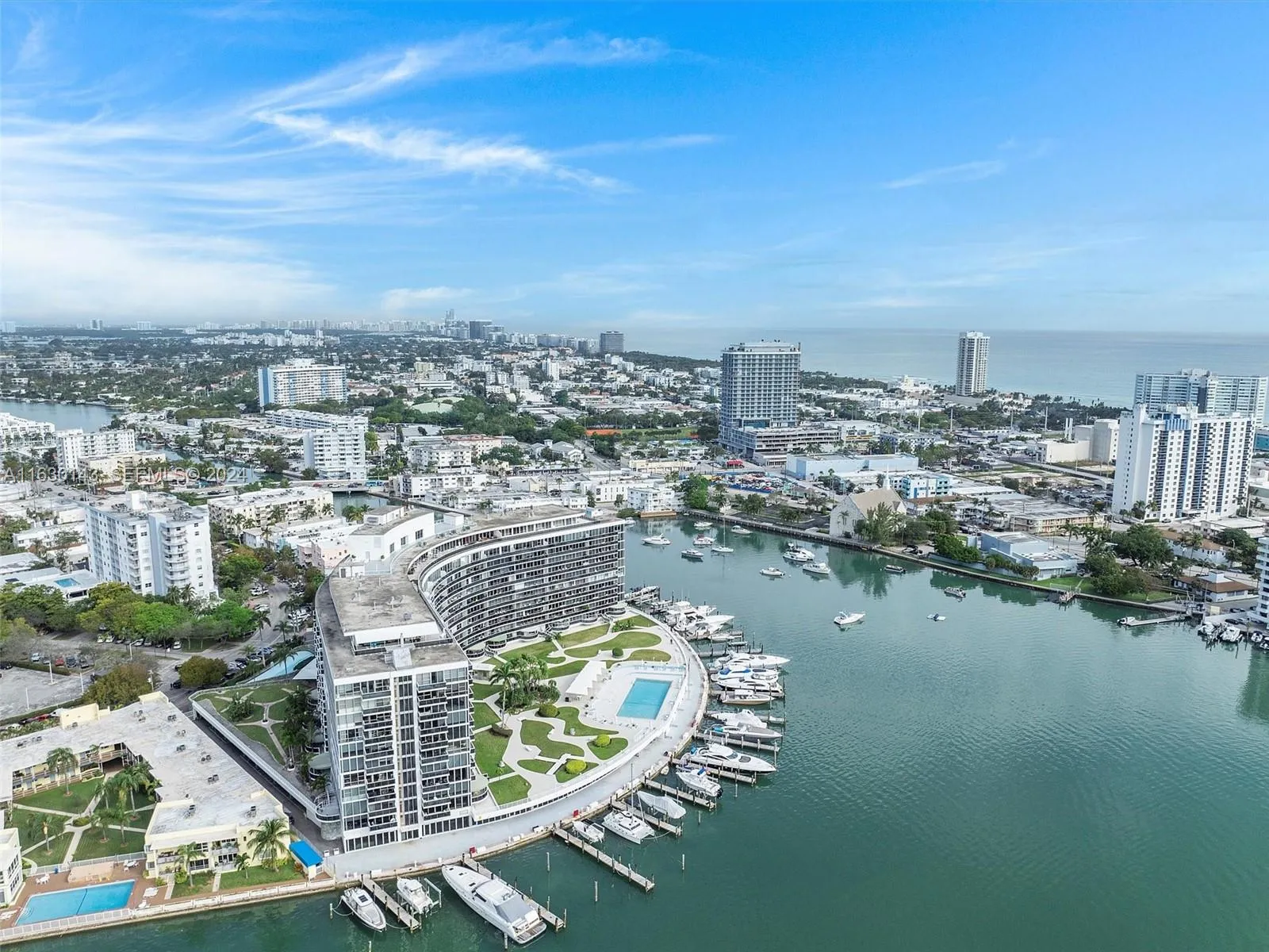 Foto de propiedad en 900 Bay Drive 319, Miami Beach, FL 33141 Miami Beach con MLS# 