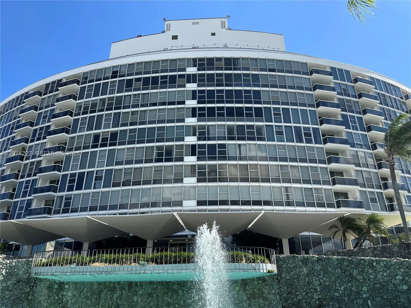 Foto de propiedad en 900 Bay Drive 413, Miami Beach, FL 33141 Miami Beach con MLS#