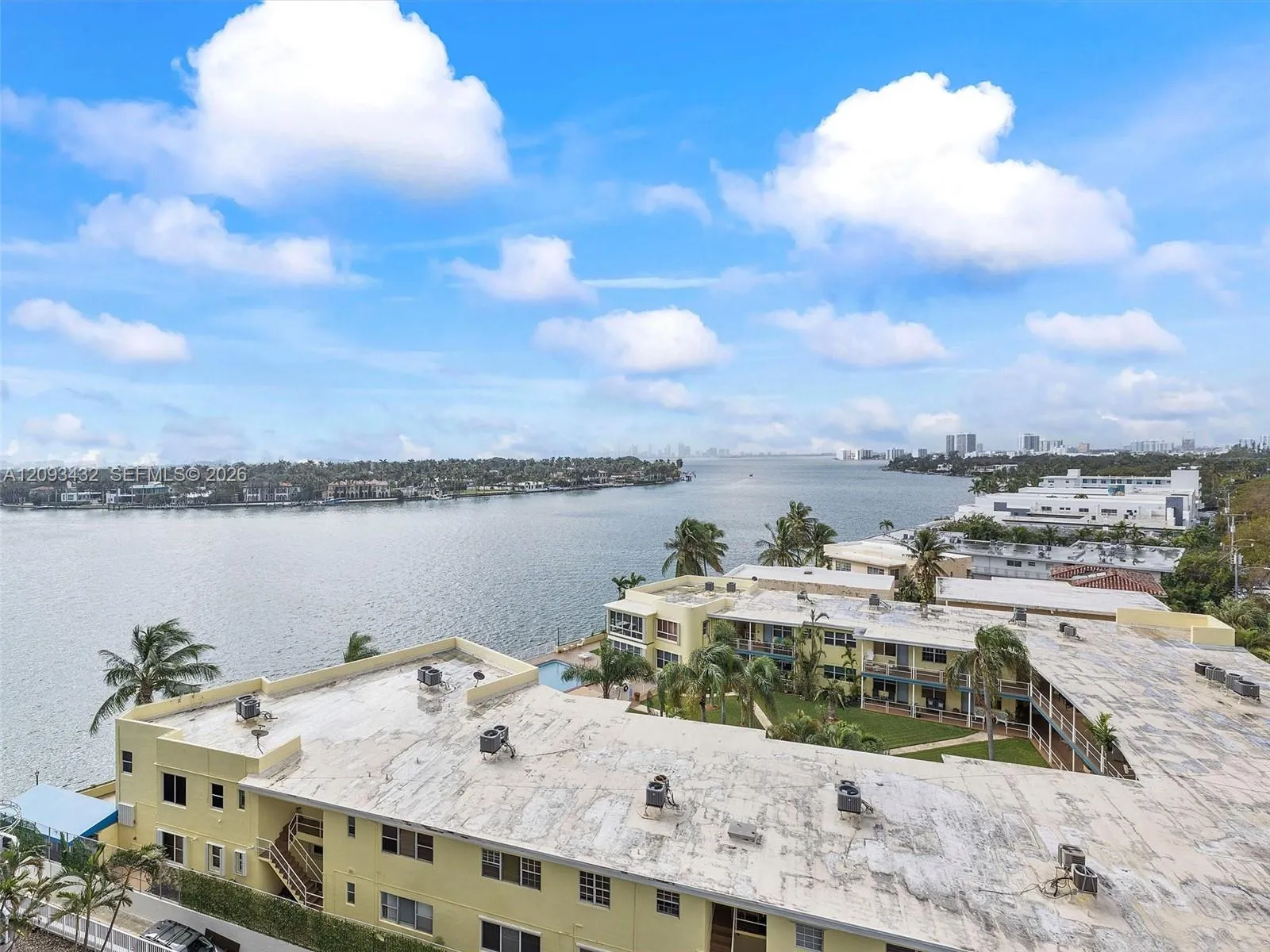 En Venta 900 Bay Drive 721, Miami Beach, FL 33141, Miami Beach, FL 33141
