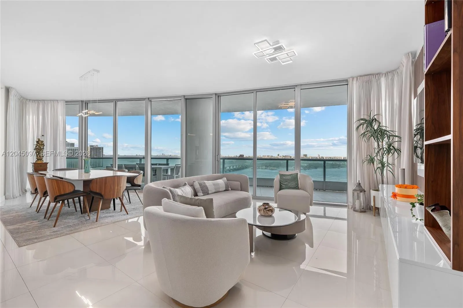 Foto de propiedad en 900 Biscayne Boulevard 2506, Miami, FL 33132 Miami con MLS#