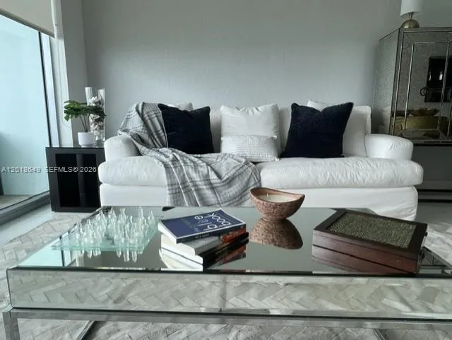 Foto de propiedad en 900 Biscayne Boulevard 3207, Miami, FL 33132 Miami con MLS#