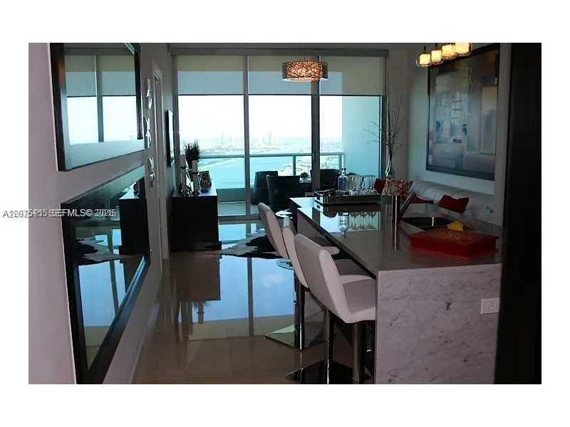 Foto de propiedad en 900 Biscayne Boulevard 4207, Miami, FL 33132 Miami con MLS#