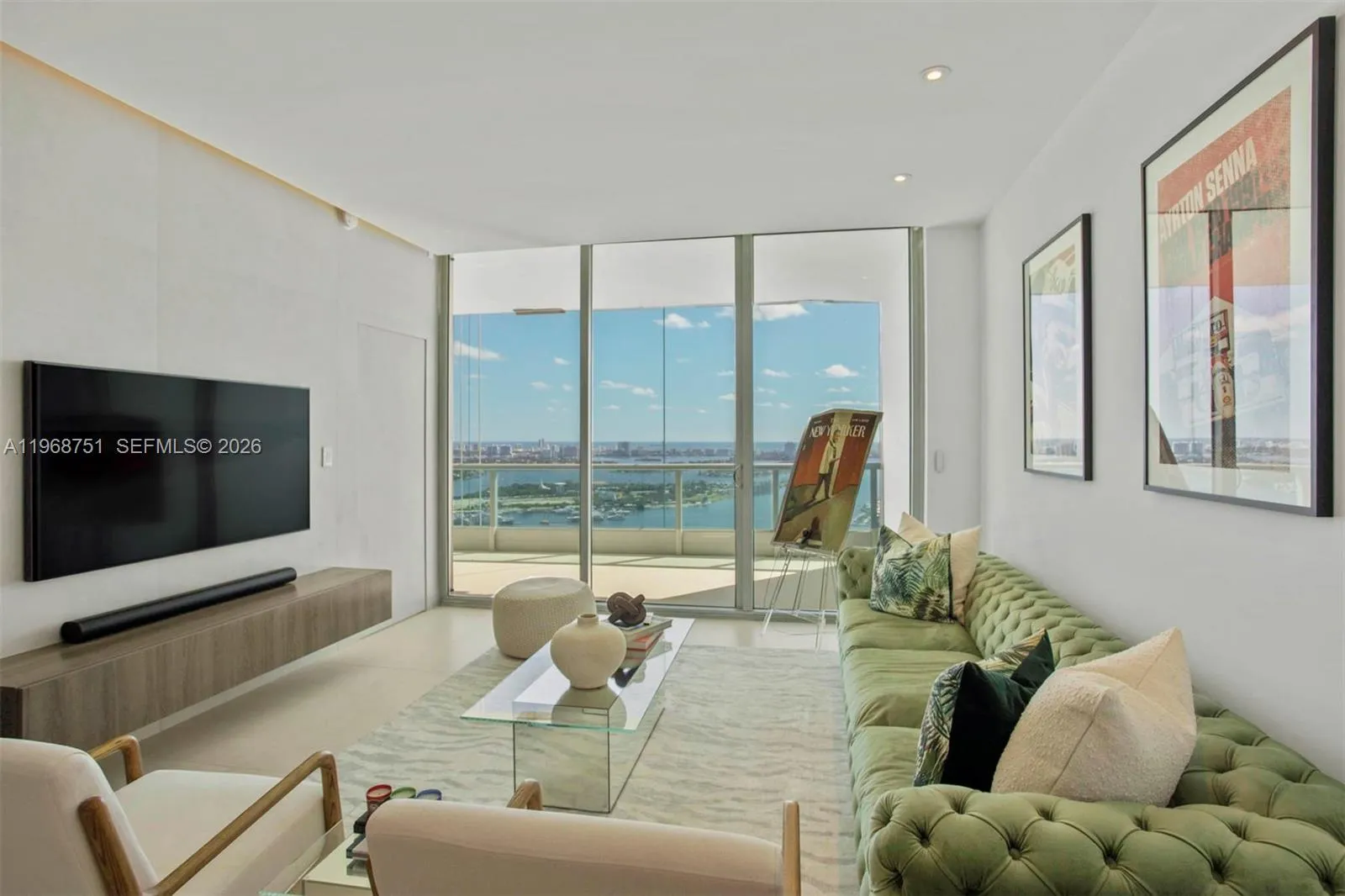Foto de propiedad en 900 Biscayne Boulevard 4307, Miami, FL 33132 Miami con MLS# 