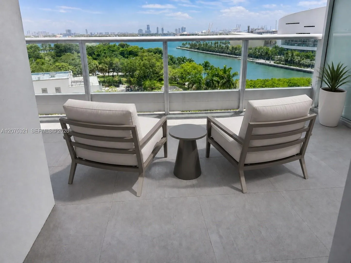 Foto de propiedad en 900 Biscayne Boulevard 902, Miami, FL 33132 Miami con MLS#