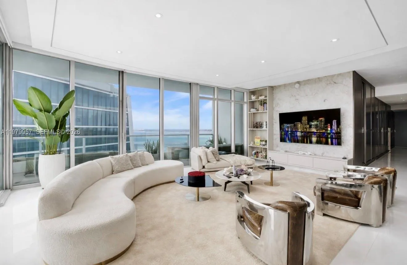 Foto de propiedad en 900 Biscayne Boulevard PH6109, Miami, FL 33132 Miami con MLS#