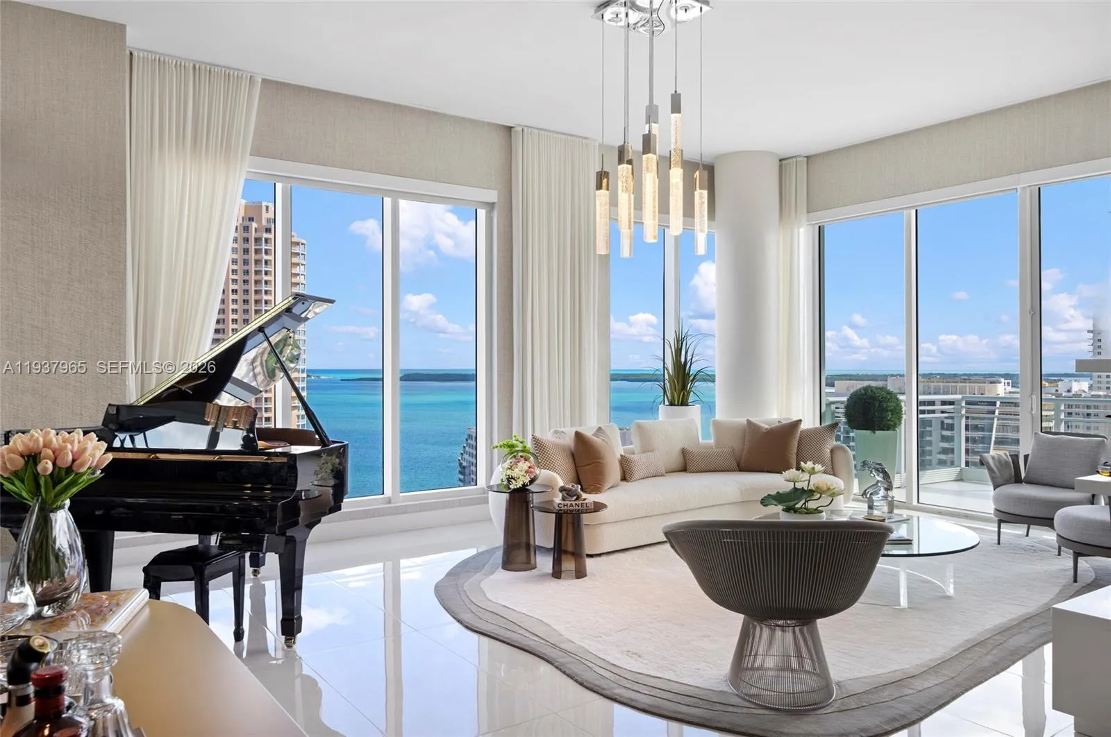 Foto de propiedad en 900 Brickell Key Boulevard 2004, Miami, FL 33131 Miami con MLS# 