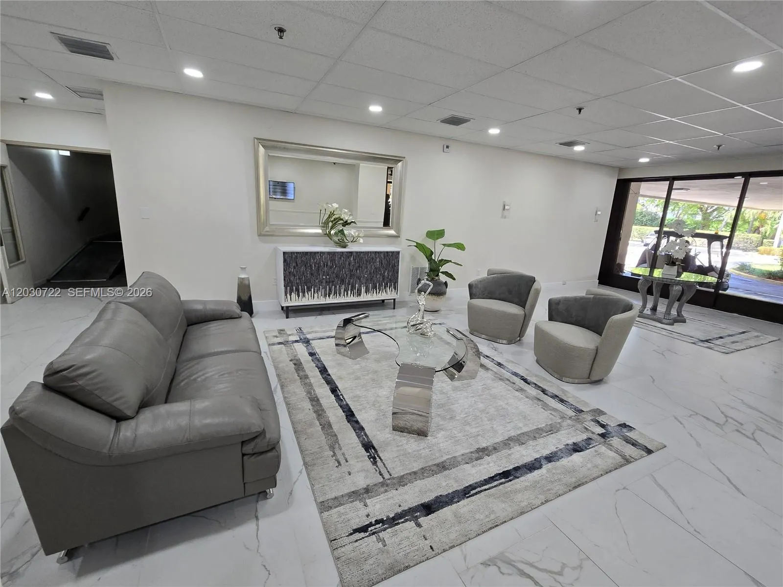 Vendido 900 NE 195th Street 215, Miami, FL 33179, Miami, FL 33179