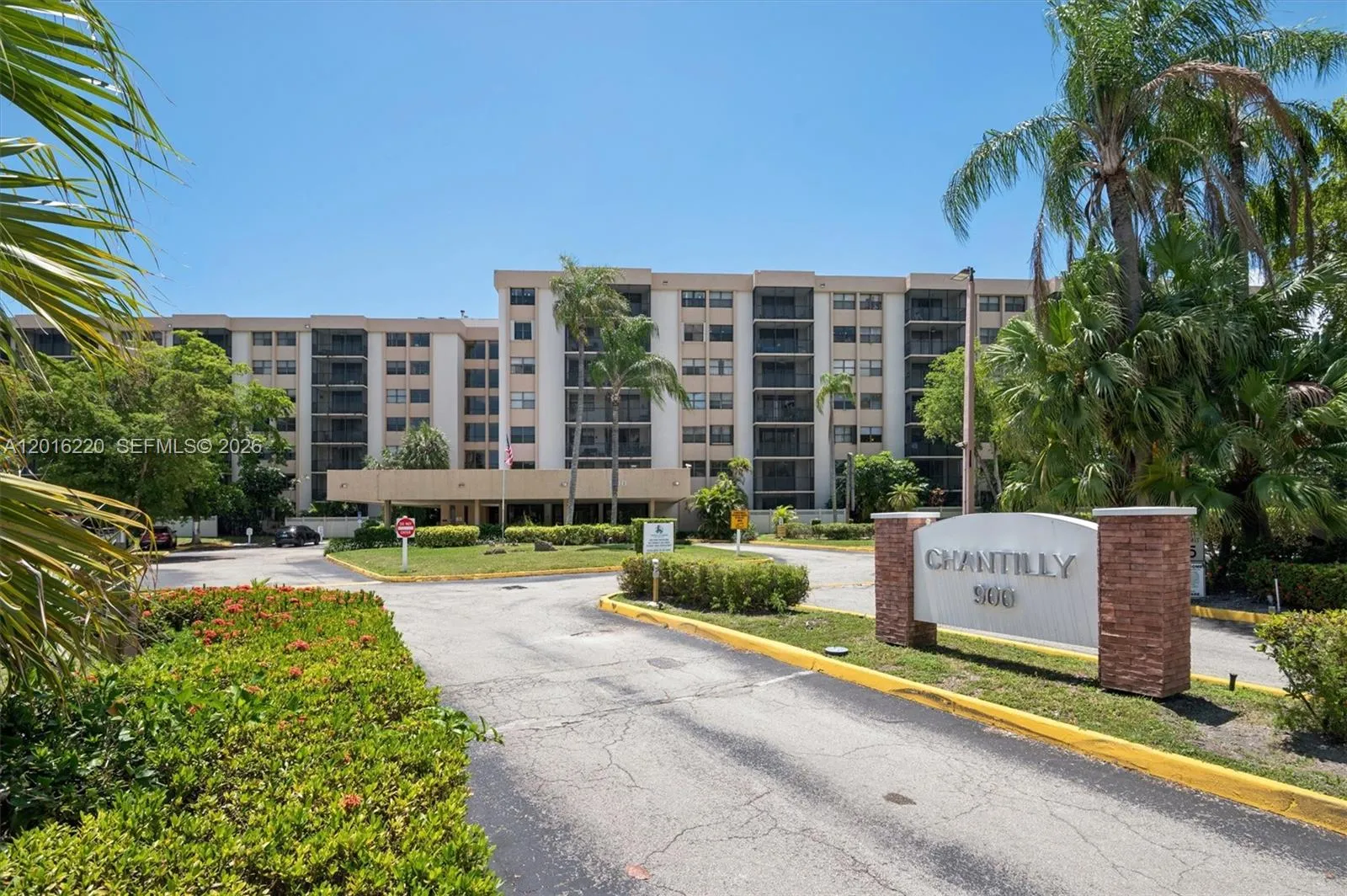 Vendido 900 NE 195th Street 414, Miami, FL 33179, Miami, FL 33179