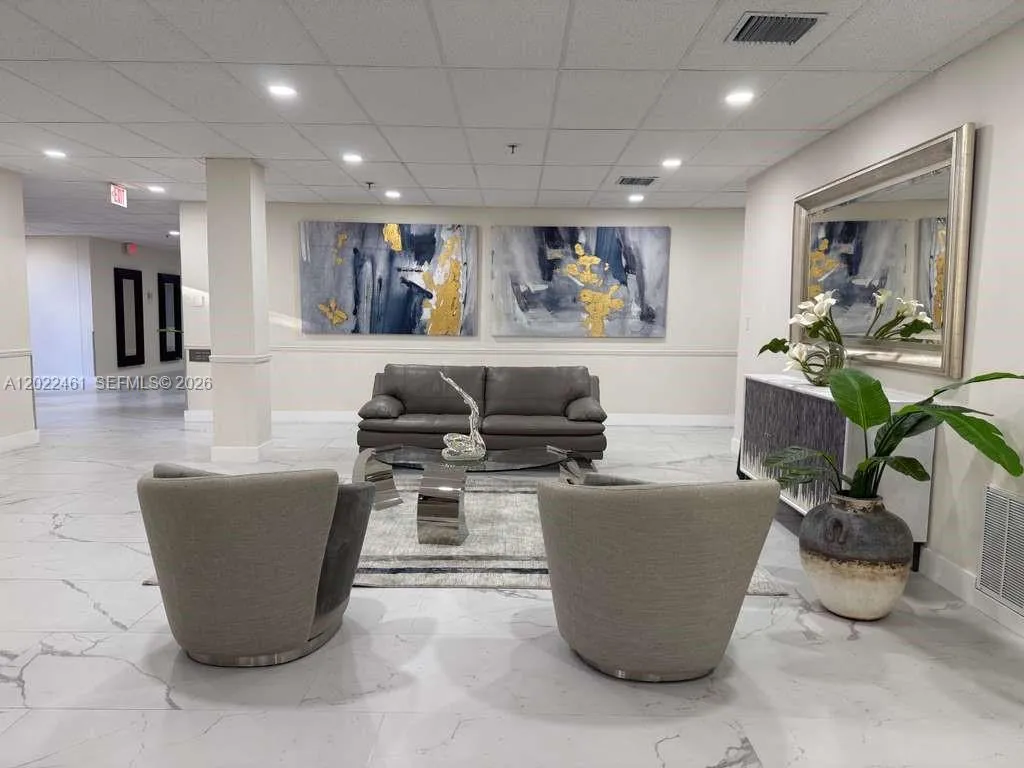 Vendido 900 NE 195th Street 618, Miami, FL 33179, Miami, FL 33179