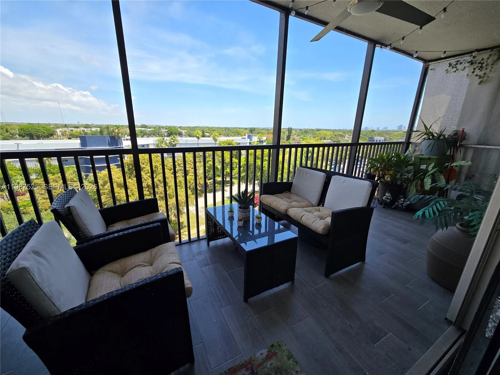 Foto de propiedad en 900 NE 195th Street 709, Miami, FL 33179 Miami con MLS# 
