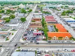 En Venta 900 Palm Avenue, Hialeah, FL 33010, Hialeah, FL 33010